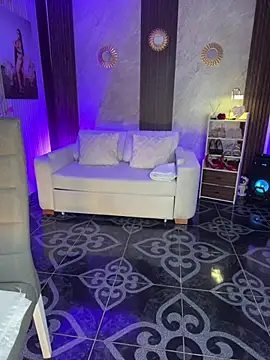 Madissonlove 1 online show from 05-19-26, 08:05