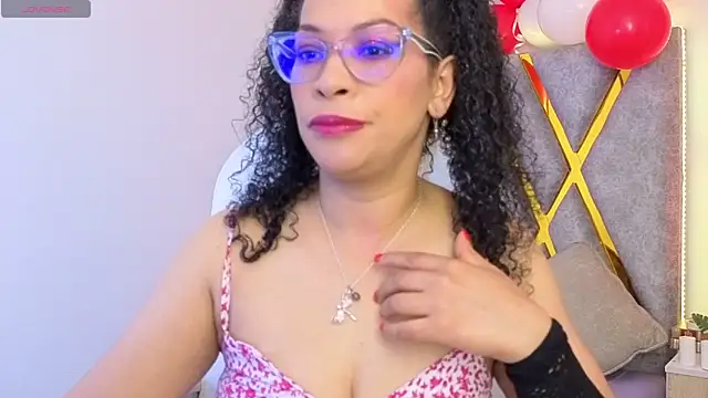 Cintiia Holmes online show from 02-15-26, 01:06