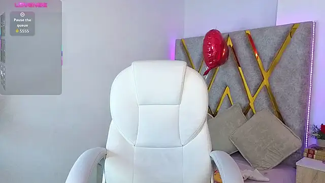 Cintiia Holmes online show from 03-21-26, 12:23