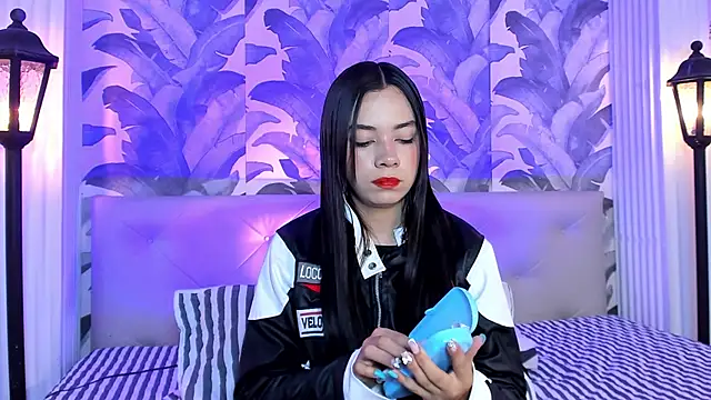 Sami Evanns online show from 10-24-25, 03:16