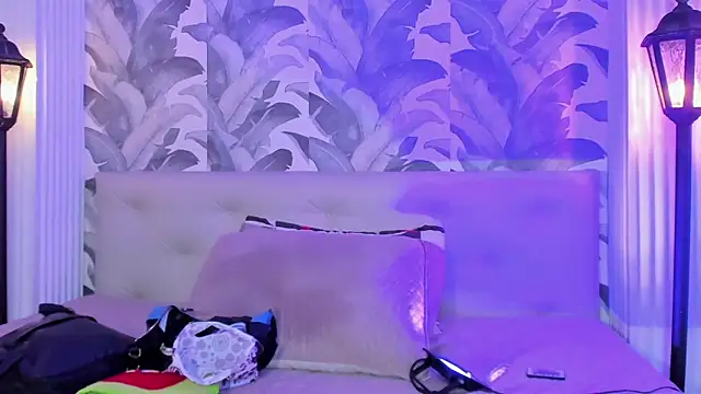 Sami Evanns online show from 12-21-25, 03:41