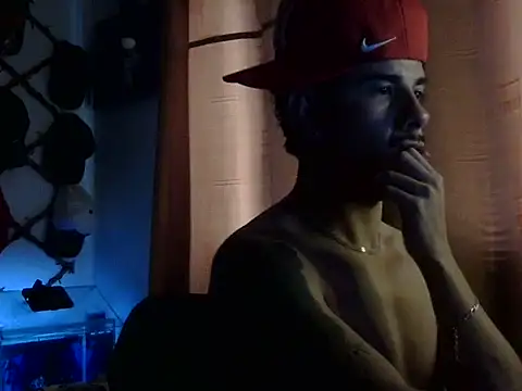 Snapshot of venusfranco_94 chatting on 10-27-25, 12:06 venusfranco 94 online show from 10-27-25, 12:06