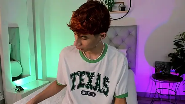 NovaaWheler online show from 03-19-25, 02:13