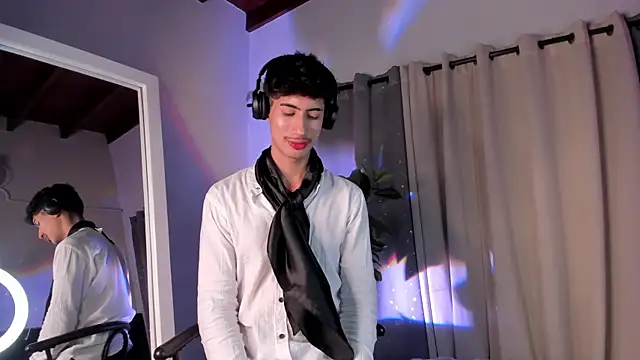 NovaaWheler online show from 10-11-25, 08:10