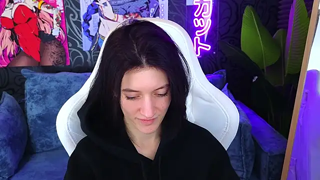 Snapshot of roxy_riot_ chatting on 02-18-25, 07:43 roxy riot online show from 02-18-25, 07:43