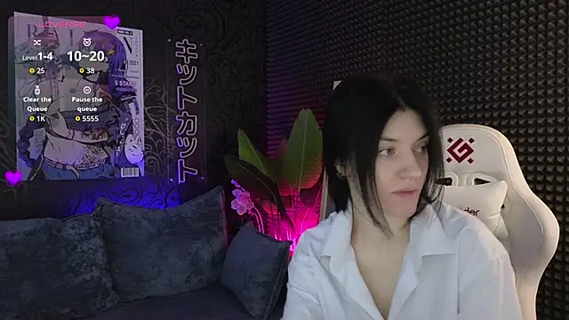 Snapshot of roxy_riot_ chatting on 09-26-25, 01:23 roxy riot online show from 09-26-25, 01:23
