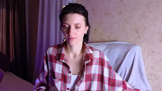 Snapshot of roxy_riot_ chatting on 02-17-25, 07:37 roxy riot online show from 02-17-25, 07:37