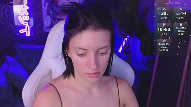 roxy riot  online show from 04-06-26, 05:08