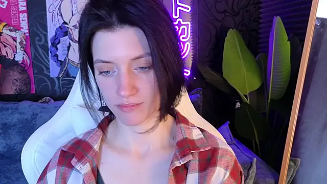 Snapshot of roxy_riot_ chatting on 02-21-25, 04:29 roxy riot online show from 02-21-25, 04:29