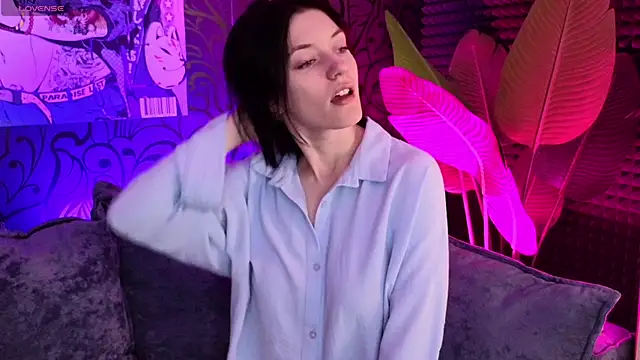 Snapshot of roxy_riot_ chatting on 09-21-25, 01:33 roxy riot online show from 09-21-25, 01:33