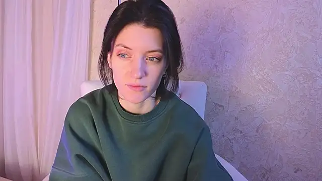 Snapshot of roxy_riot_ chatting on 02-26-25, 01:25 roxy riot online show from 02-26-25, 01:25