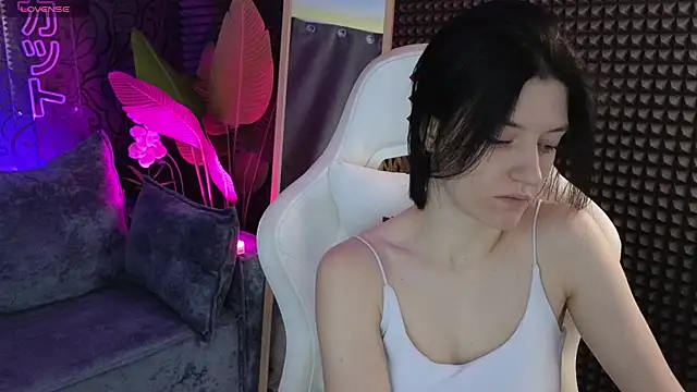 Snapshot of roxy_riot_ chatting on 09-29-25, 01:23 roxy riot online show from 09-29-25, 01:23