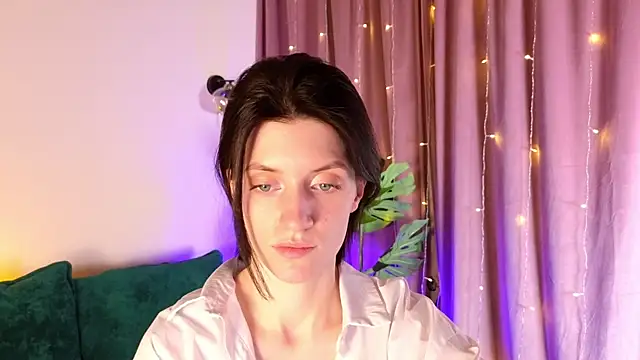 Snapshot of roxy_riot_ chatting on 02-14-25, 07:59 roxy riot online show from 02-14-25, 07:59