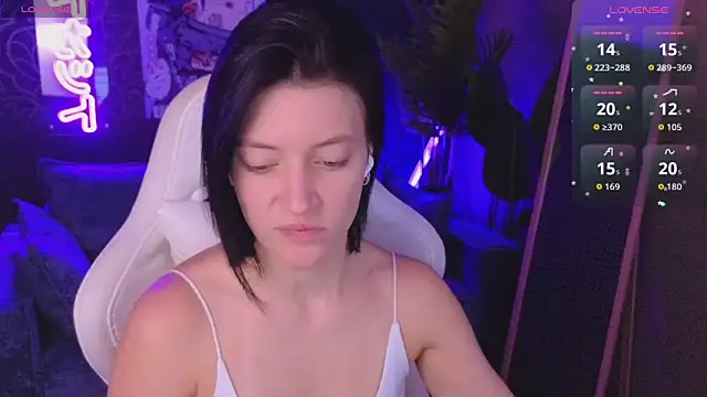 roxy riot  online show from 04-04-26, 01:34