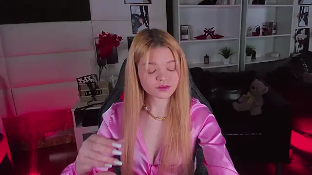 AdeleCartier online show from 02-25-25, 02:36