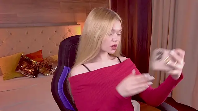 AdeleCartier online show from 02-21-25, 04:29