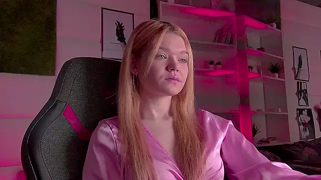 AdeleCartier online show from 03-03-25, 12:34