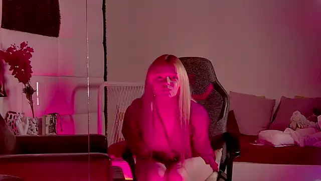 AdeleCartier online show from 03-02-25, 04:07