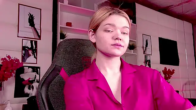 AdeleCartier online show from 03-04-25, 02:49