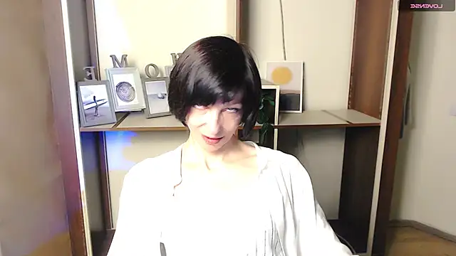  AngeliaFlow  online show from 10-21-25, 07:52