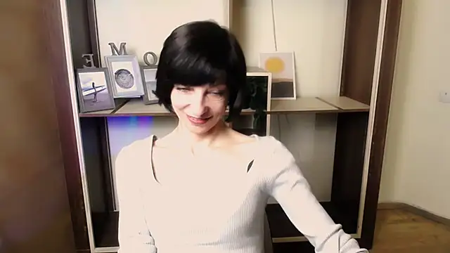  AngeliaFlow  online show from 10-25-25, 07:18