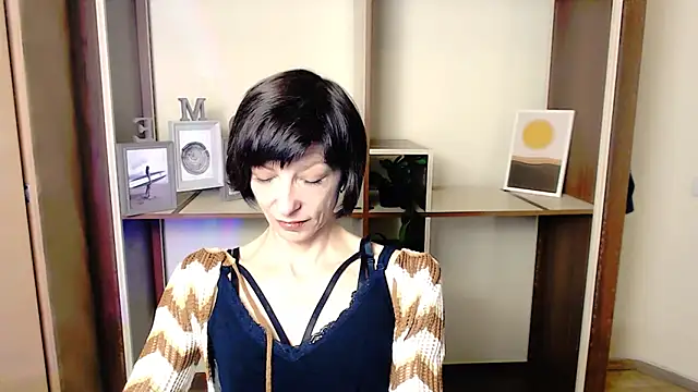  AngeliaFlow  online show from 10-04-25, 06:59