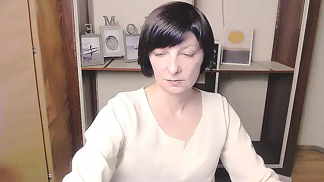  AngeliaFlow  online show from 04-18-26, 08:38