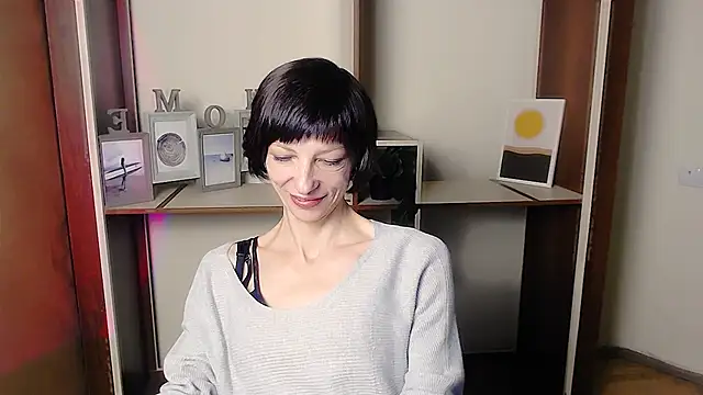  AngeliaFlow  online show from 09-24-25, 06:42