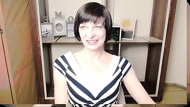 Snapshot of _AngeliaFlow_ chatting on 06-11-26, 08:00 AngeliaFlow online show from 06-11-26, 08:00