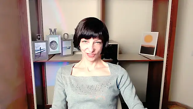  AngeliaFlow  online show from 09-29-25, 07:04