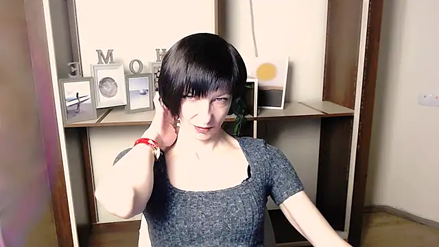  AngeliaFlow  online show from 11-28-25, 10:26