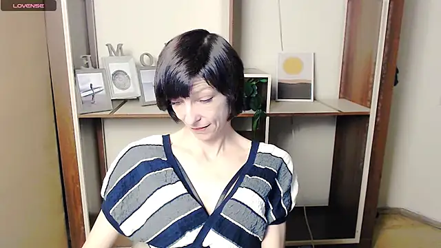  AngeliaFlow  online show from 10-16-25, 06:32