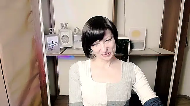  AngeliaFlow  online show from 02-06-26, 09:05