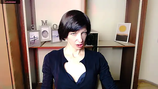  AngeliaFlow  online show from 10-06-25, 08:59