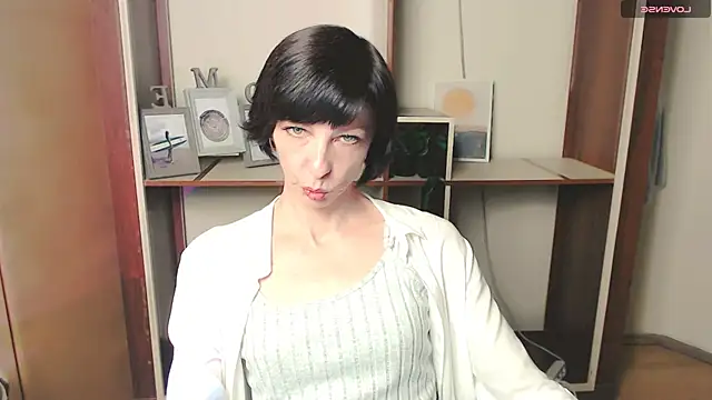  AngeliaFlow  online show from 10-20-25, 07:09