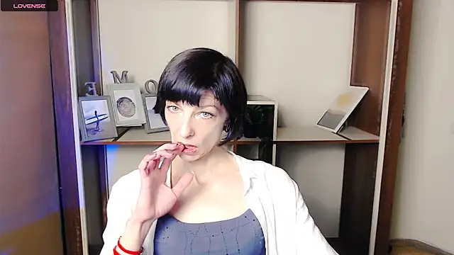  AngeliaFlow  online show from 10-13-25, 06:59