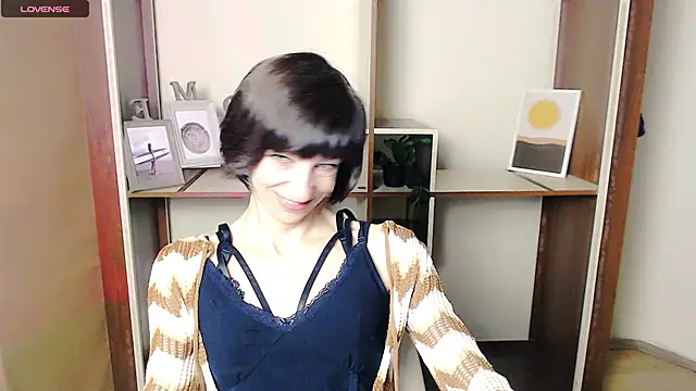  AngeliaFlow  online show from 10-11-25, 06:47