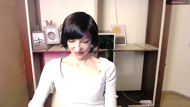  AngeliaFlow  online show from 10-24-25, 07:07