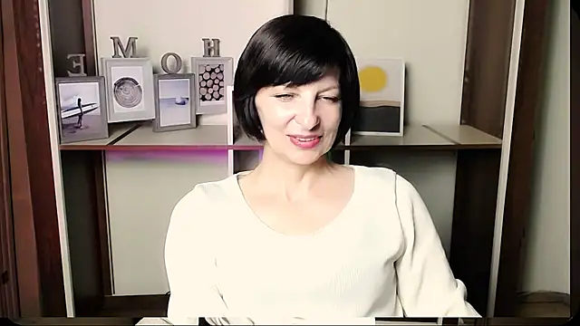 Snapshot of _AngeliaFlow_ chatting on 07-06-26, 10:00 AngeliaFlow online show from 07-06-26, 10:00