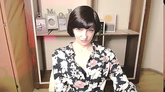  AngeliaFlow  online show from 05-06-26, 08:51