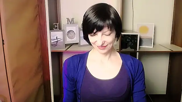  AngeliaFlow  online show from 01-14-26, 08:29