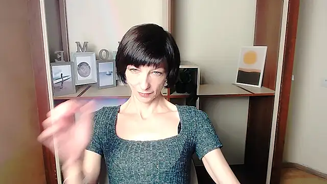  AngeliaFlow  online show from 09-22-25, 06:41