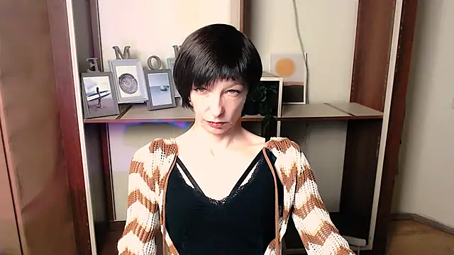  AngeliaFlow  online show from 11-15-25, 08:07