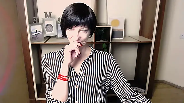  AngeliaFlow  online show from 12-22-25, 08:25