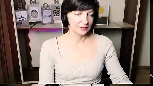 Snapshot of _AngeliaFlow_ chatting on 07-20-26, 10:50 AngeliaFlow online show from 07-20-26, 10:50