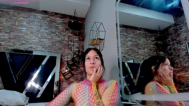 Snapshot of lolyyuno chatting on 03-21-25, 12:17 lolyyuno online show from 03-21-25, 12:17