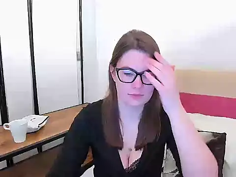 Snapshot of CarolineFlirt chatting on 02-20-25, 03:19 CarolineFlirt online show from 02-20-25, 03:19