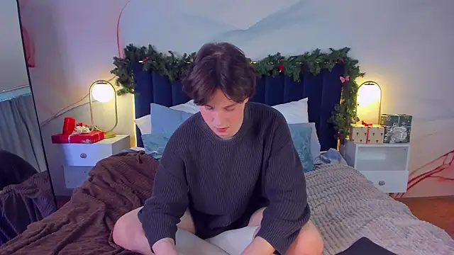 Snapshot of AdrianoAubert chatting on 01-16-26, 10:19 AdrianoAubert online show from 01-16-26, 10:19