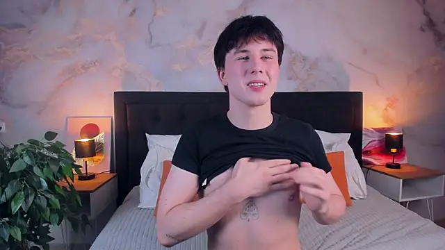 AdrianoAubert online show from 11-11-25, 03:23