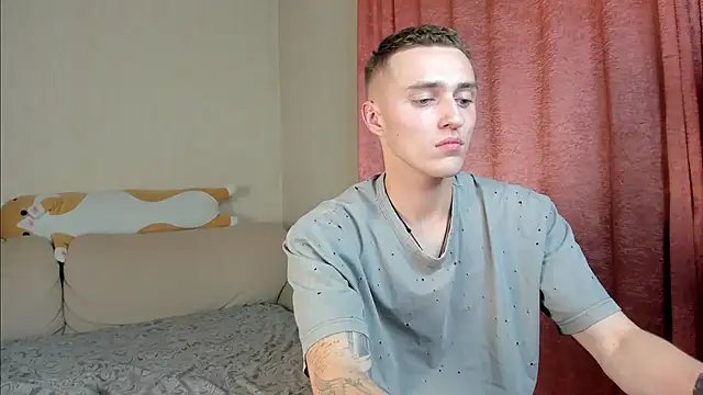 crazybottom99 online show from 10-28-25, 06:18